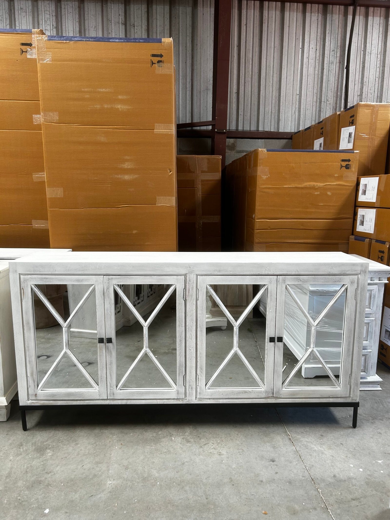 white geometric mango s/b