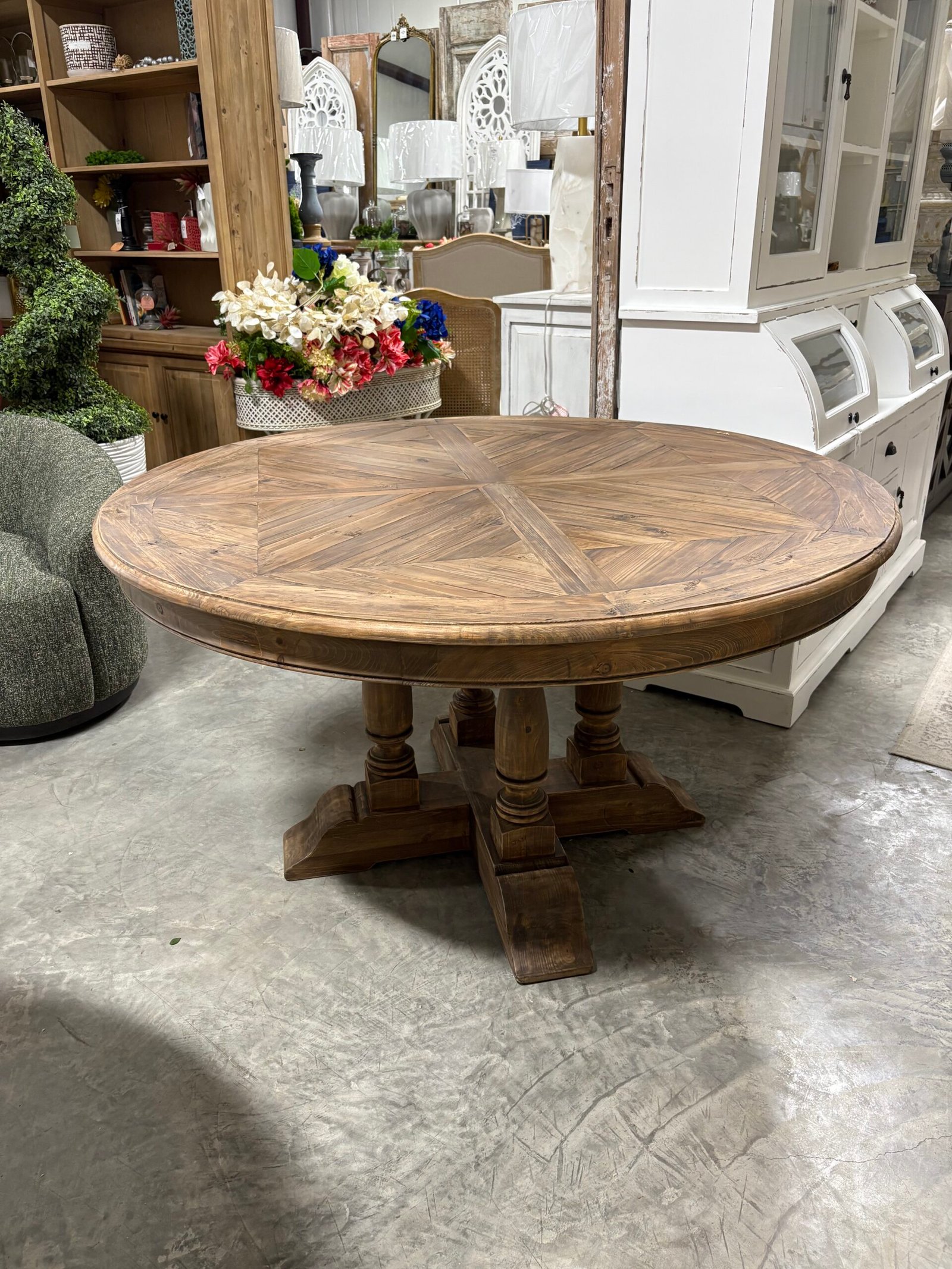 jj1399 55" Red Pine round table