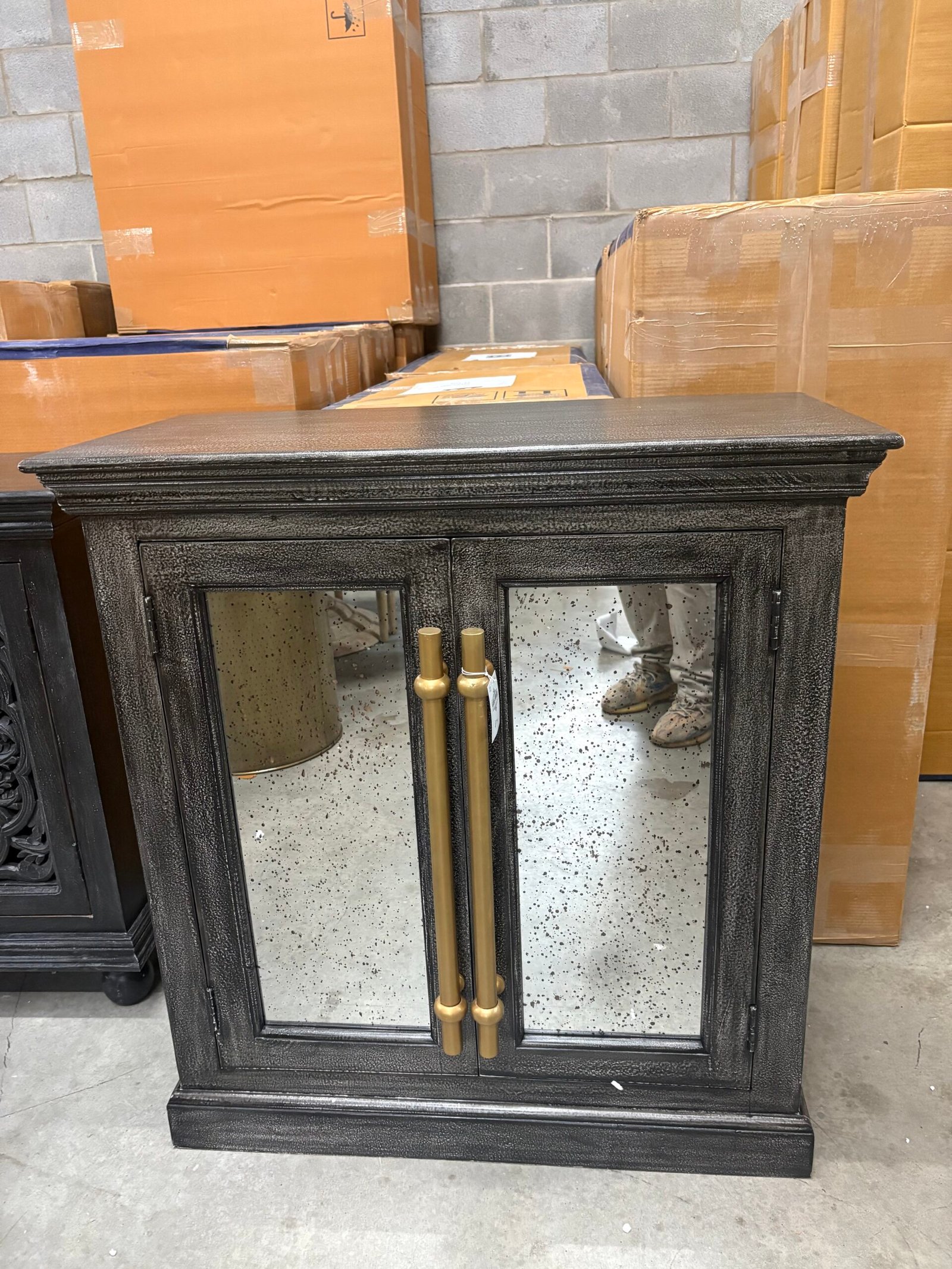 Black Mango Chest w/mirror