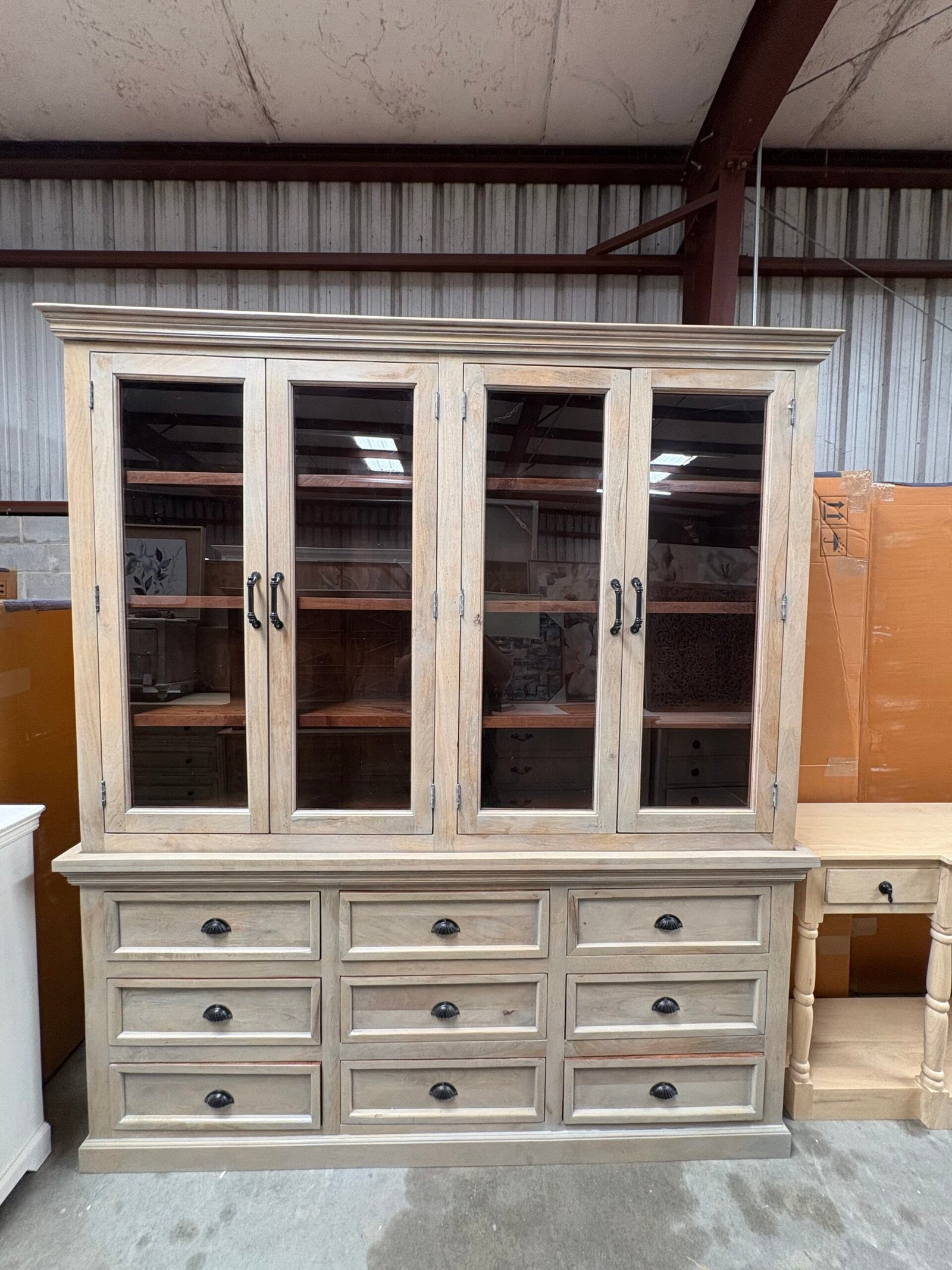 Gray mango hutch